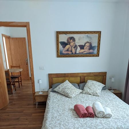 Casa Roberta Apartment อาโรนา ภายนอก รูปภาพ
